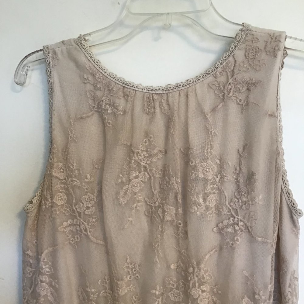 VINTAGE Inspired Lace Tank Top with Cotton lining - Picture 4 of 8